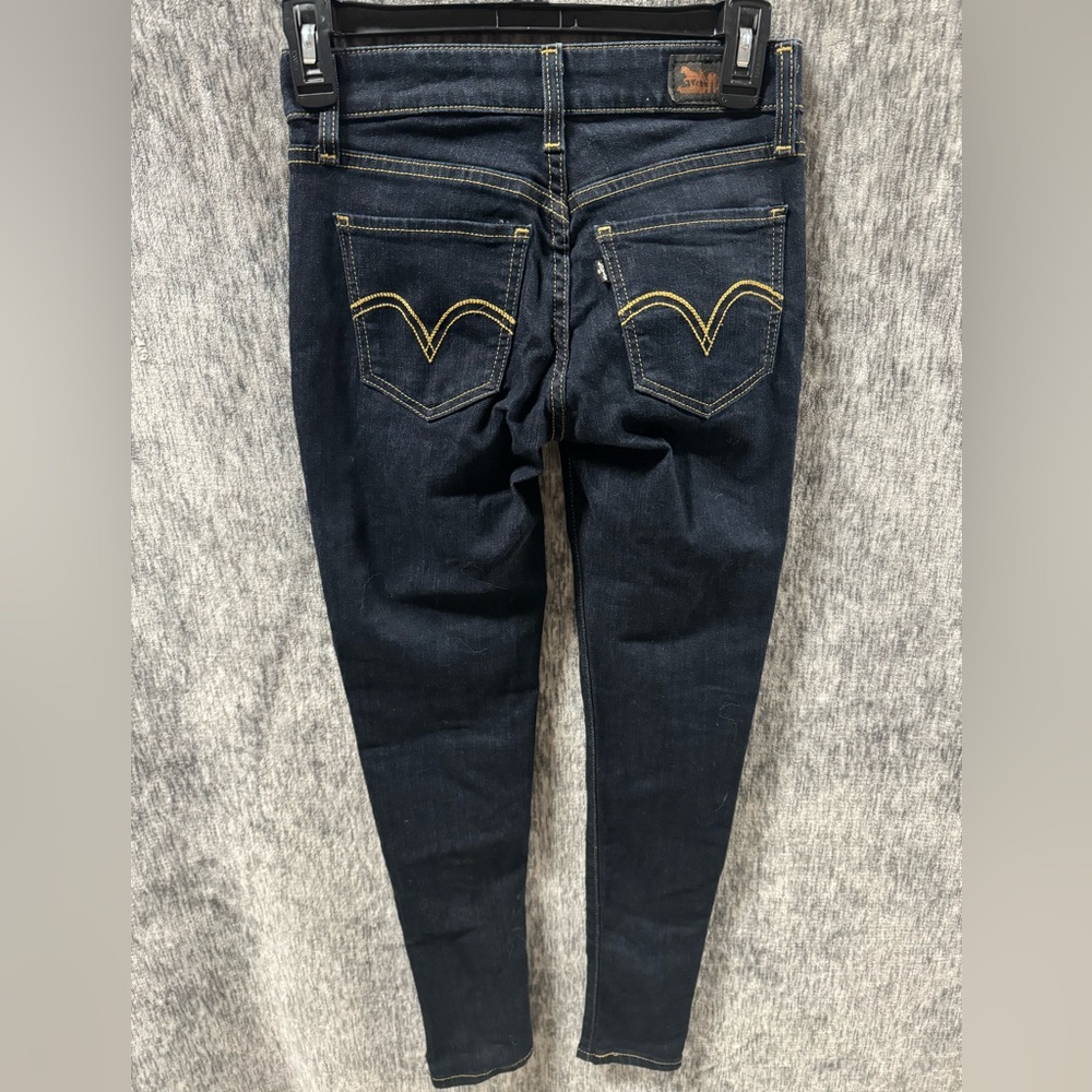 Like new Levi’s skinny jeans size 3S